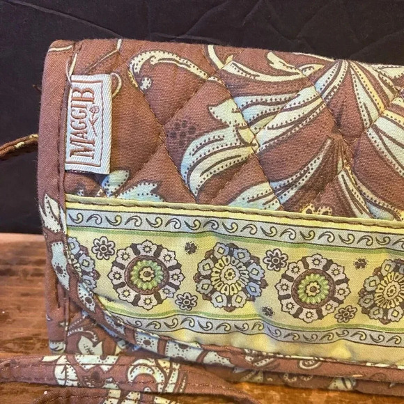 MaggieB Mini Crossbody Strap Wallet Quilted Floral Print Brown Green - Picture 3 of 6